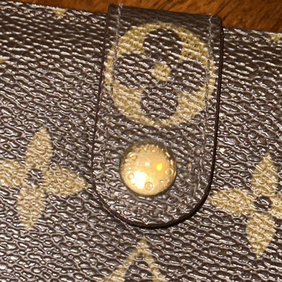 Preowned Authentic LV wallet - Picture 7 of 17